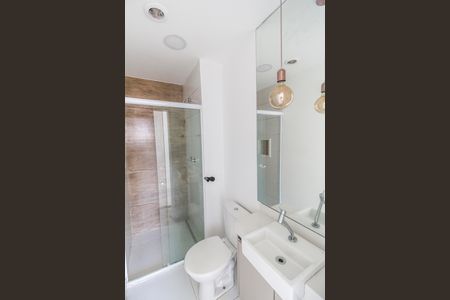 Apartamento à venda com 69m², 3 quartos e 2 vagas Apartamento à venda com 69m², 3 quartos e 2 vagasBanheiro social