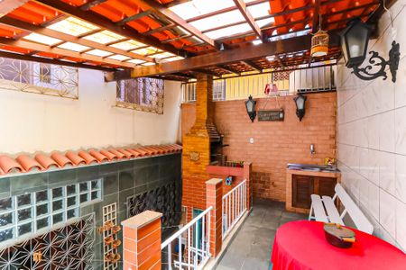 Casa de condomínio à venda com 190m², 3 quartos e 1 vagaChurrasqueira