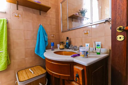 Casa de condomínio à venda com 190m², 3 quartos e 1 vagaBanheiro Social