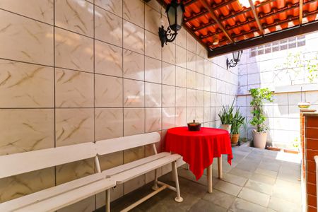 Casa de condomínio à venda com 190m², 3 quartos e 1 vagaChurrasqueira