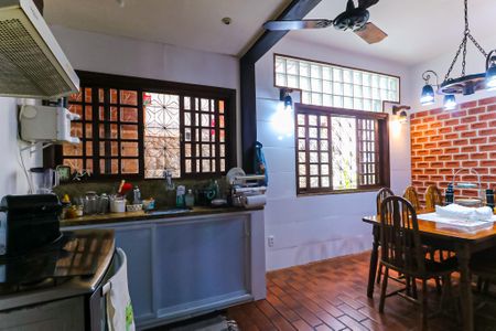 Casa de condomínio à venda com 190m², 3 quartos e 1 vagaCopa/cozinha