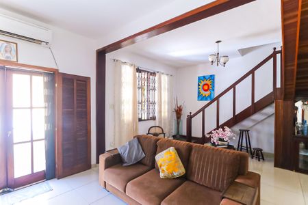 Casa de condomínio à venda com 190m², 3 quartos e 1 vagaSala