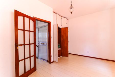 Casa de condomínio à venda com 190m², 3 quartos e 1 vagaQuarto