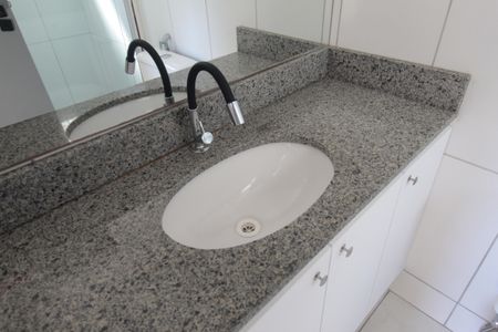 Apartamento à venda com 68m², 3 quartos e 2 vagasBanheiro da Suite