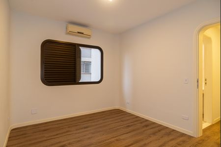 Apartamento à venda com 293m², 3 quartos e 4 vagasSuíte 2