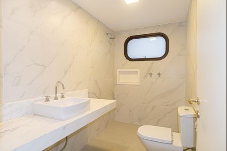 Apartamento à venda com 293m², 3 quartos e 4 vagasBanheiro da Suíte 3