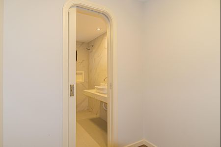 Apartamento à venda com 293m², 3 quartos e 4 vagasCloset 2 da Suíte 1