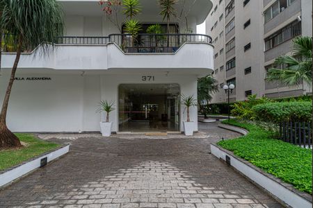 Apartamento à venda com 293m², 3 quartos e 4 vagasÁrea comum - Entrada do Edifício