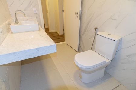 Apartamento à venda com 293m², 3 quartos e 4 vagasBanheiro da Suíte 2