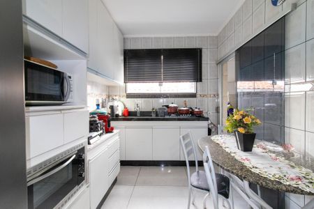 Casa à venda com 70m², 2 quartos e 2 vagas Casa à venda com 70m², 2 quartos e 2 vagasCozinha