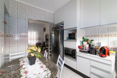 Casa à venda com 70m², 2 quartos e 2 vagas Casa à venda com 70m², 2 quartos e 2 vagasCozinha