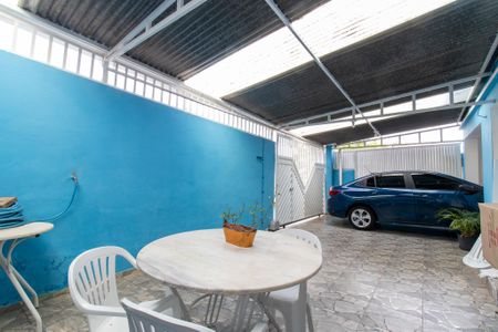 Casa à venda com 70m², 2 quartos e 2 vagas Casa à venda com 70m², 2 quartos e 2 vagasÁrea externa