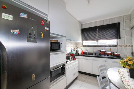 Casa à venda com 70m², 2 quartos e 2 vagas Casa à venda com 70m², 2 quartos e 2 vagasCozinha