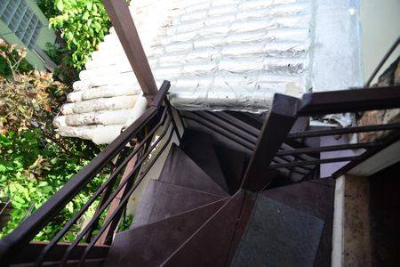 Casa de condomínio à venda com 110m², 2 quartos e 1 vaga Casa de condomínio à venda com 110m², 2 quartos e 1 vagaEscada de Acesso