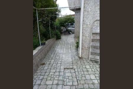 Casa à venda com 253m², 2 quartos e 4 vagasFrente