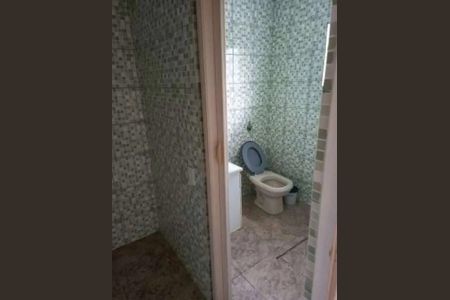 Casa à venda com 253m², 2 quartos e 4 vagasBanheiro casa 2