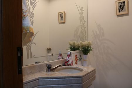 Apartamento à venda com 170m², 2 quartos e 3 vagasLavabo