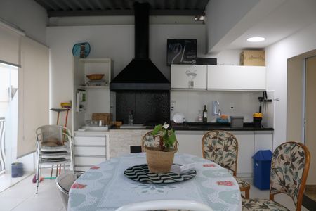 Apartamento à venda com 170m², 2 quartos e 3 vagasCobertura