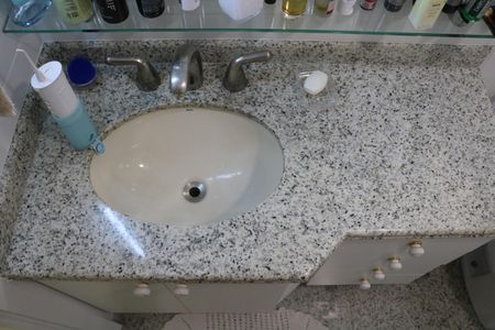 Apartamento à venda com 170m², 2 quartos e 3 vagasBanheiro da Suíte