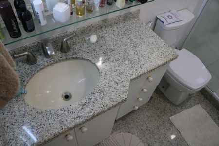 Apartamento à venda com 170m², 2 quartos e 3 vagasBanheiro da Suíte