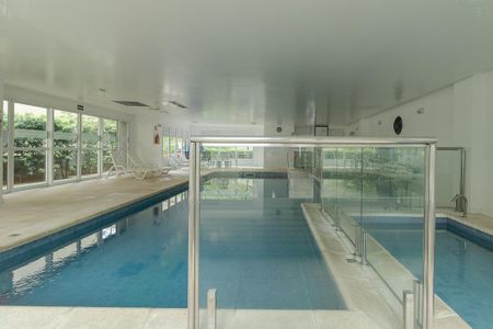 Apartamento à venda com 57m², 2 quartos e 1 vaga Apartamento à venda com 57m², 2 quartos e 1 vagaÁrea comum - Piscina Coberta