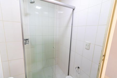 Banheiro social de apartamento para alugar com 3 quartos, 98m² em Tristeza, Porto Alegre