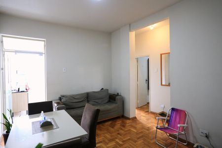 Apartamento à venda com 69m², 2 quartos e sem vagaSala