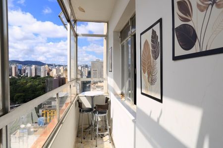Apartamento à venda com 69m², 2 quartos e sem vagaVaranda Cozinha e Área de Serviço