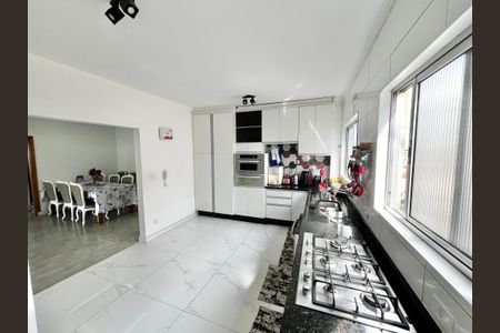 Apartamento para alugar com 180m², 3 quartos e sem vagaCozinha