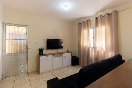 Sala de casa para alugar com 2 quartos, 70m² em Vila Bancária, São Paulo