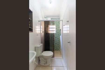 Banheiro de casa para alugar com 2 quartos, 70m² em Vila Bancária, São Paulo