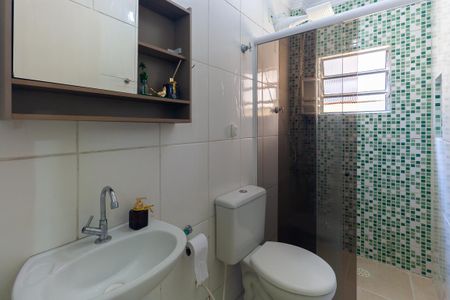 Banheiro de casa para alugar com 2 quartos, 70m² em Vila Bancária, São Paulo