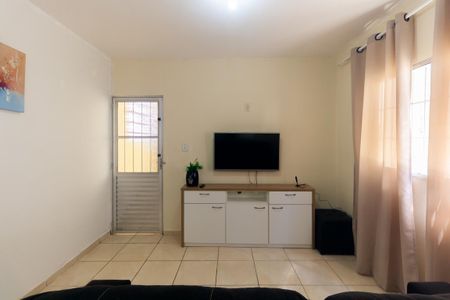 Sala de casa para alugar com 2 quartos, 70m² em Vila Bancária, São Paulo
