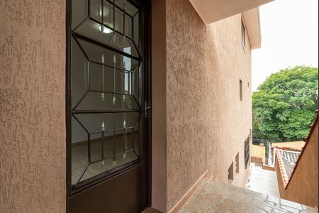 Casa para alugar com 200m², 3 quartos e 2 vagas Casa para alugar com 200m², 3 quartos e 2 vagasCorredor Lateral