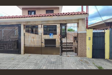 Casa para alugar com 200m², 3 quartos e 2 vagas Casa para alugar com 200m², 3 quartos e 2 vagasFachada