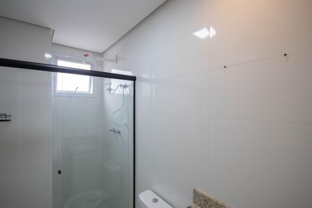 Banheiro de apartamento para alugar com 1 quarto, 53m² em Vila Paiva, São Paulo