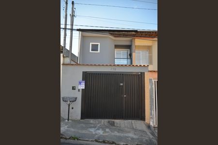 Casa para alugar com 200m², 3 quartos e 2 vagasFachada