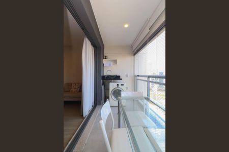 Varanda de kitnet/studio para alugar com 1 quarto, 48m² em Sumarezinho, São Paulo