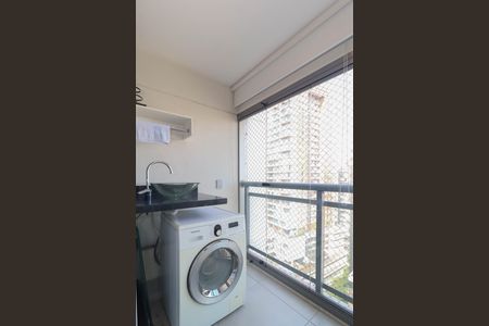 Varanda de kitnet/studio para alugar com 1 quarto, 48m² em Sumarezinho, São Paulo