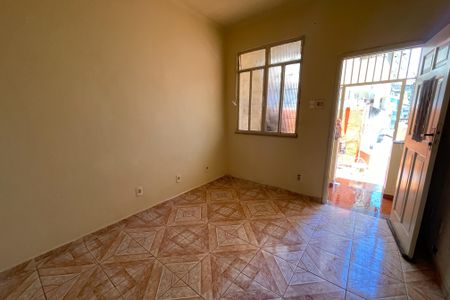 Sala de casa para alugar com 2 quartos, 70m² em Vila Flávia, Duque de Caxias