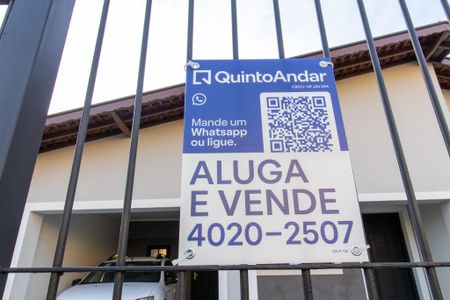 Casa à venda com 220m², 4 quartos e 4 vagas Casa à venda com 220m², 4 quartos e 4 vagasPlaca