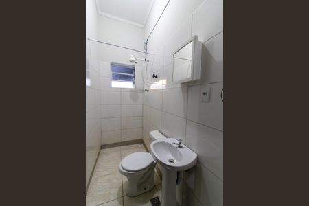 Casa à venda com 220m², 4 quartos e 4 vagas Casa à venda com 220m², 4 quartos e 4 vagasBanheiro 2