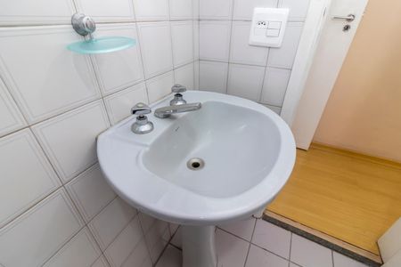 Apartamento para alugar com 68m², 3 quartos e 2 vagas Apartamento para alugar com 68m², 3 quartos e 2 vagasBanheiro