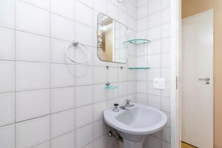 Apartamento para alugar com 68m², 3 quartos e 2 vagas Apartamento para alugar com 68m², 3 quartos e 2 vagasBanheiro