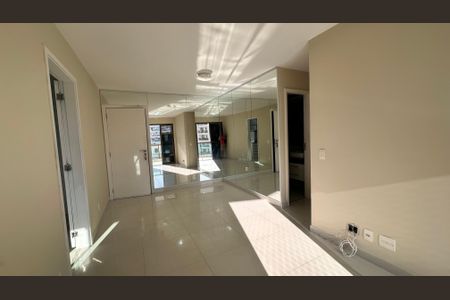 Sala de apartamento para alugar com 2 quartos, 74m² em Recreio dos Bandeirantes, Rio de Janeiro