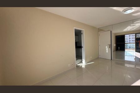 Apartamento para alugar com 74m², 2 quartos e 2 vagasSala