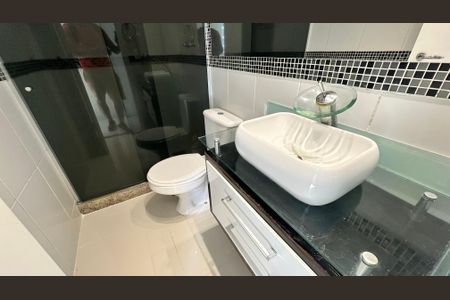 Apartamento para alugar com 74m², 2 quartos e 2 vagasBanheiro Social