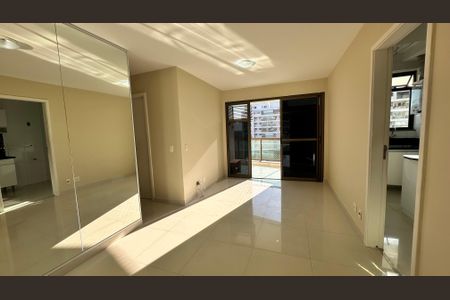 Sala de apartamento para alugar com 2 quartos, 74m² em Recreio dos Bandeirantes, Rio de Janeiro