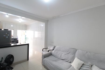 Casa à venda com 241m², 3 quartos e 4 vagasCasa 1 - Sala