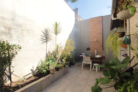 Casa à venda com 241m², 3 quartos e 4 vagasCasa 1 - Quintal